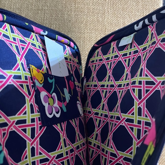 Vera Bradley tablet iPad bag - Picture 2 of 3